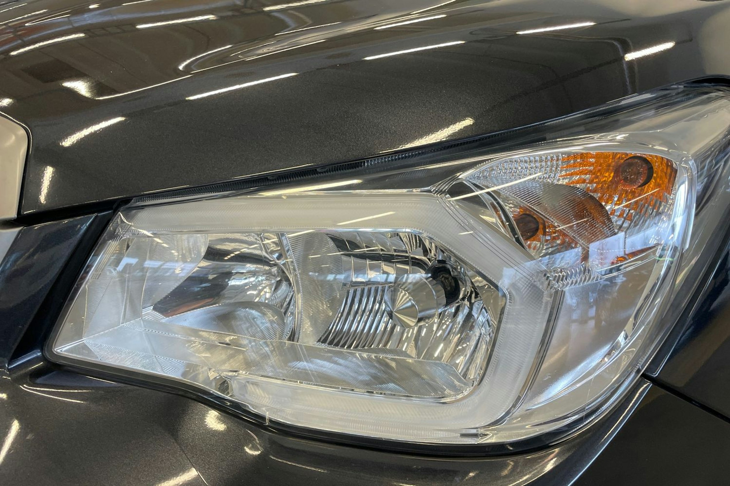 Harmaa Subaru Forester 2015 kuva 26.