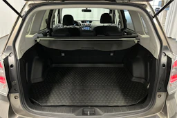 ruskea Subaru Forester 2016 kuva 8.