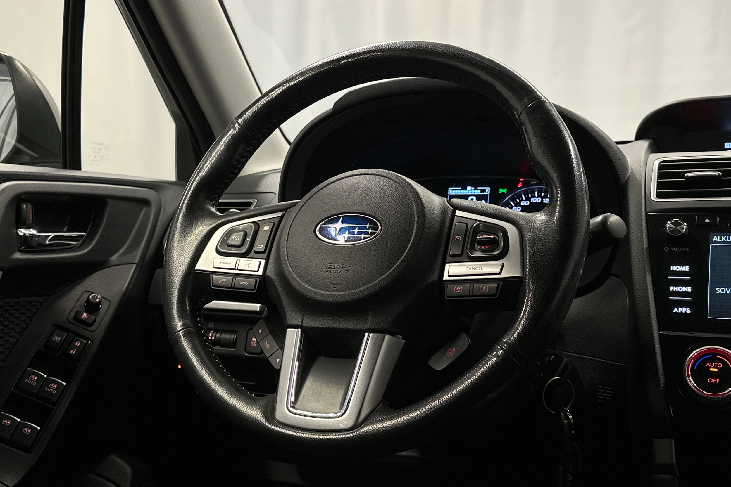 ruskea Subaru Forester 2016 kuva 12.