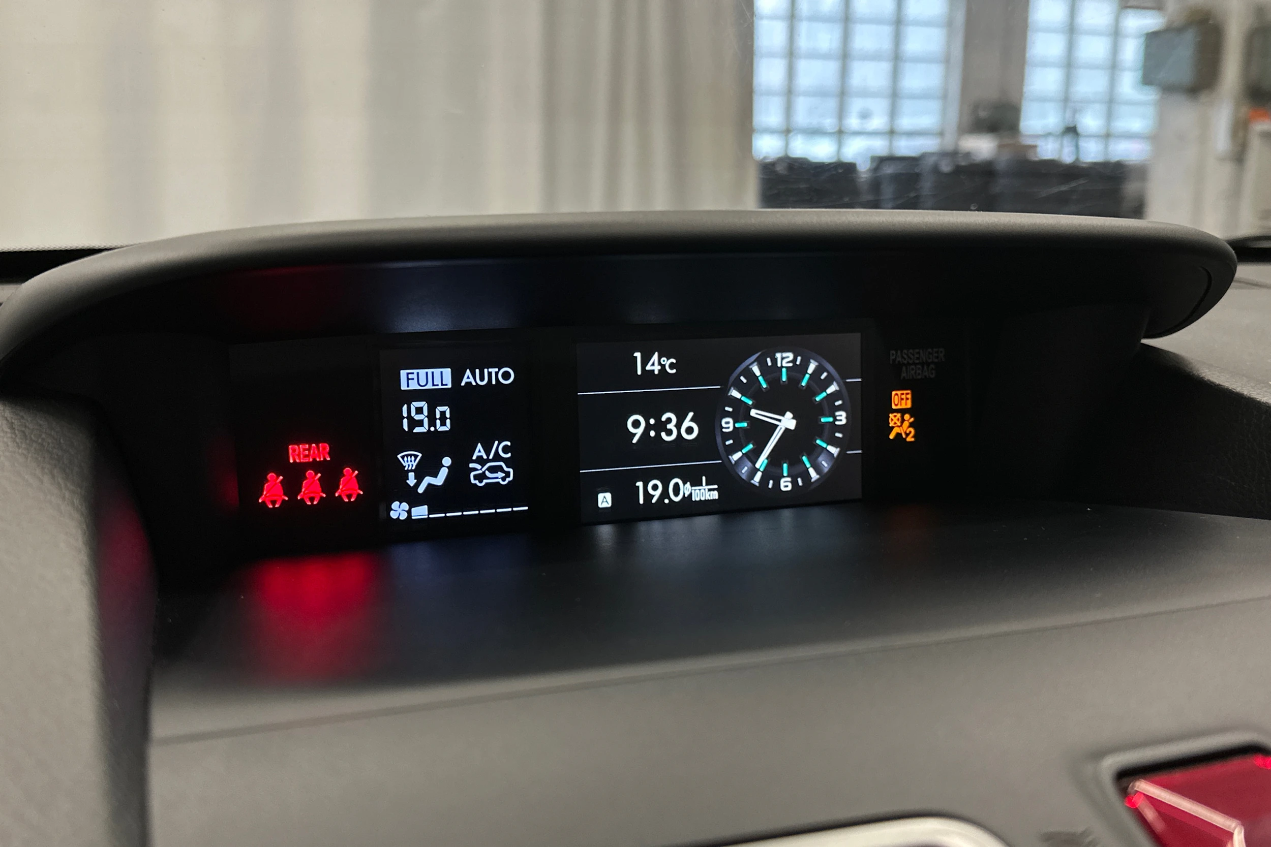 ruskea Subaru Forester 2016 kuva 16.