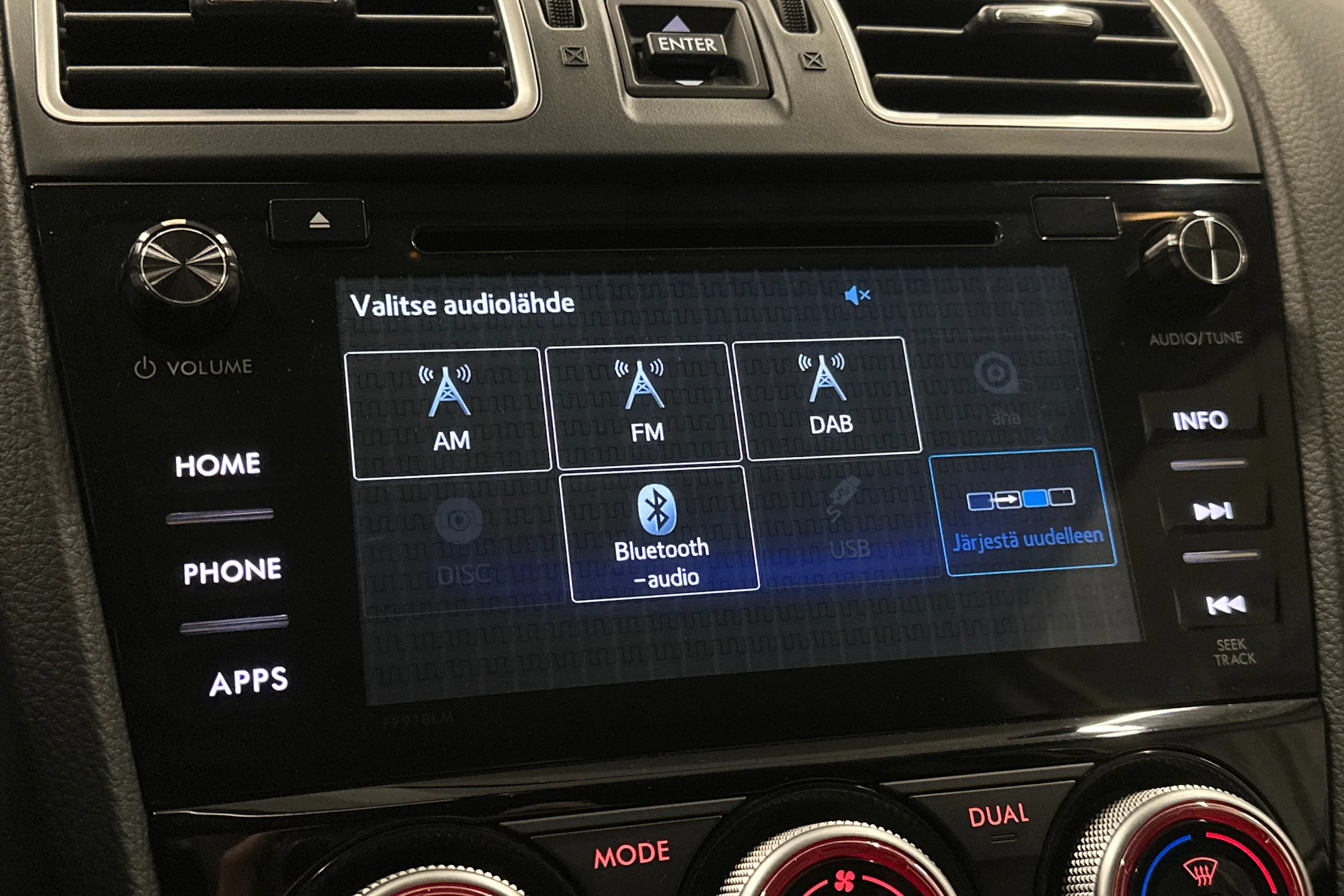 ruskea Subaru Forester 2016 kuva 17.