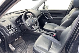 musta Subaru Forester 2016 kuva 3.