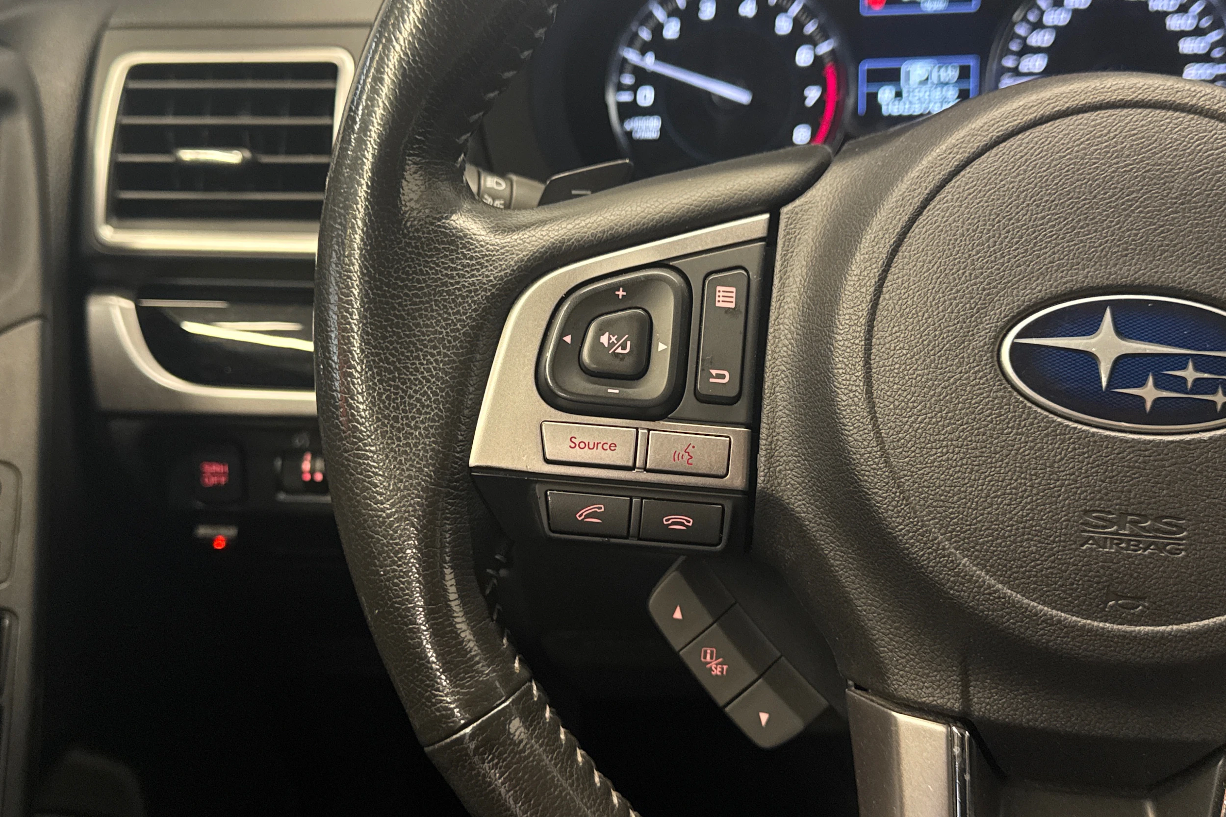 Ruskea (beige) Subaru Forester 2016 kuva 13.