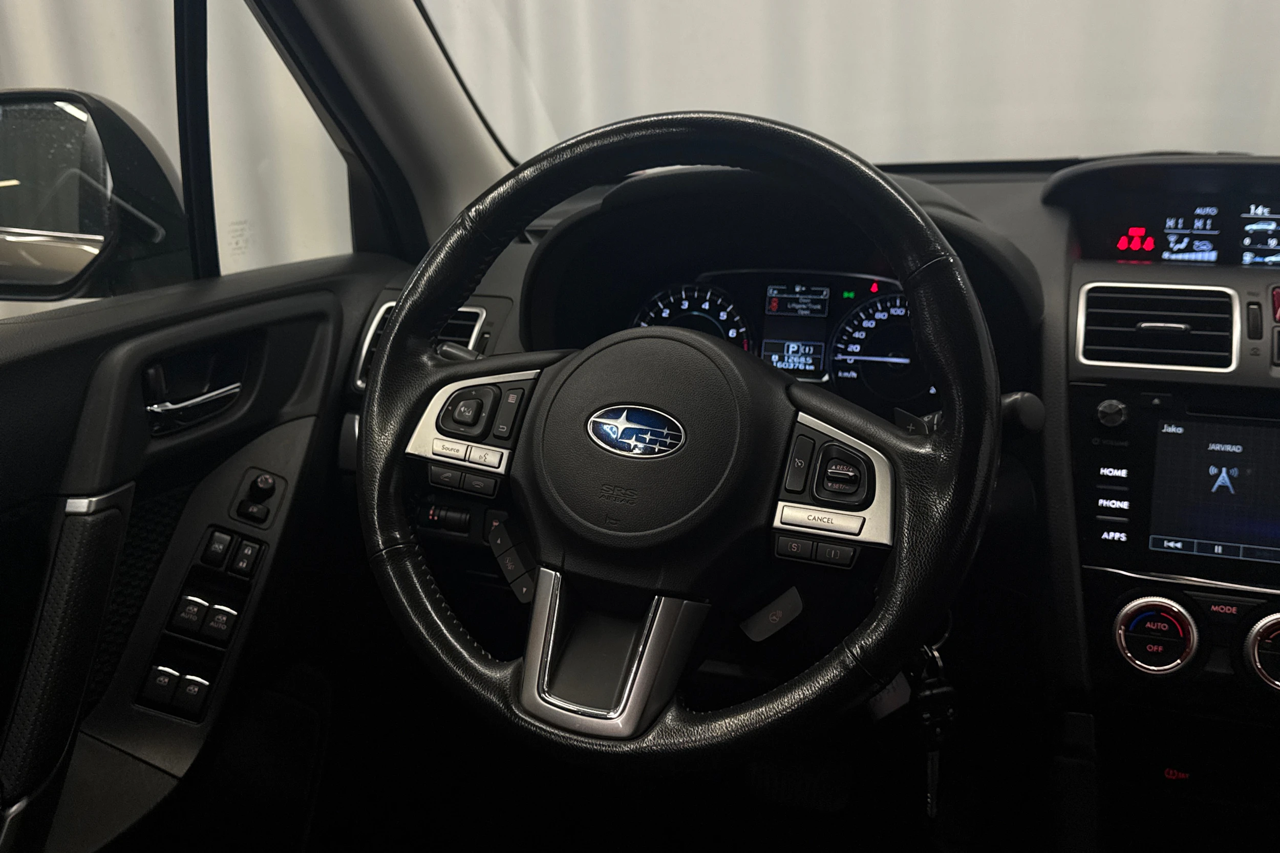 Ruskea (beige) Subaru Forester 2016 kuva 15.