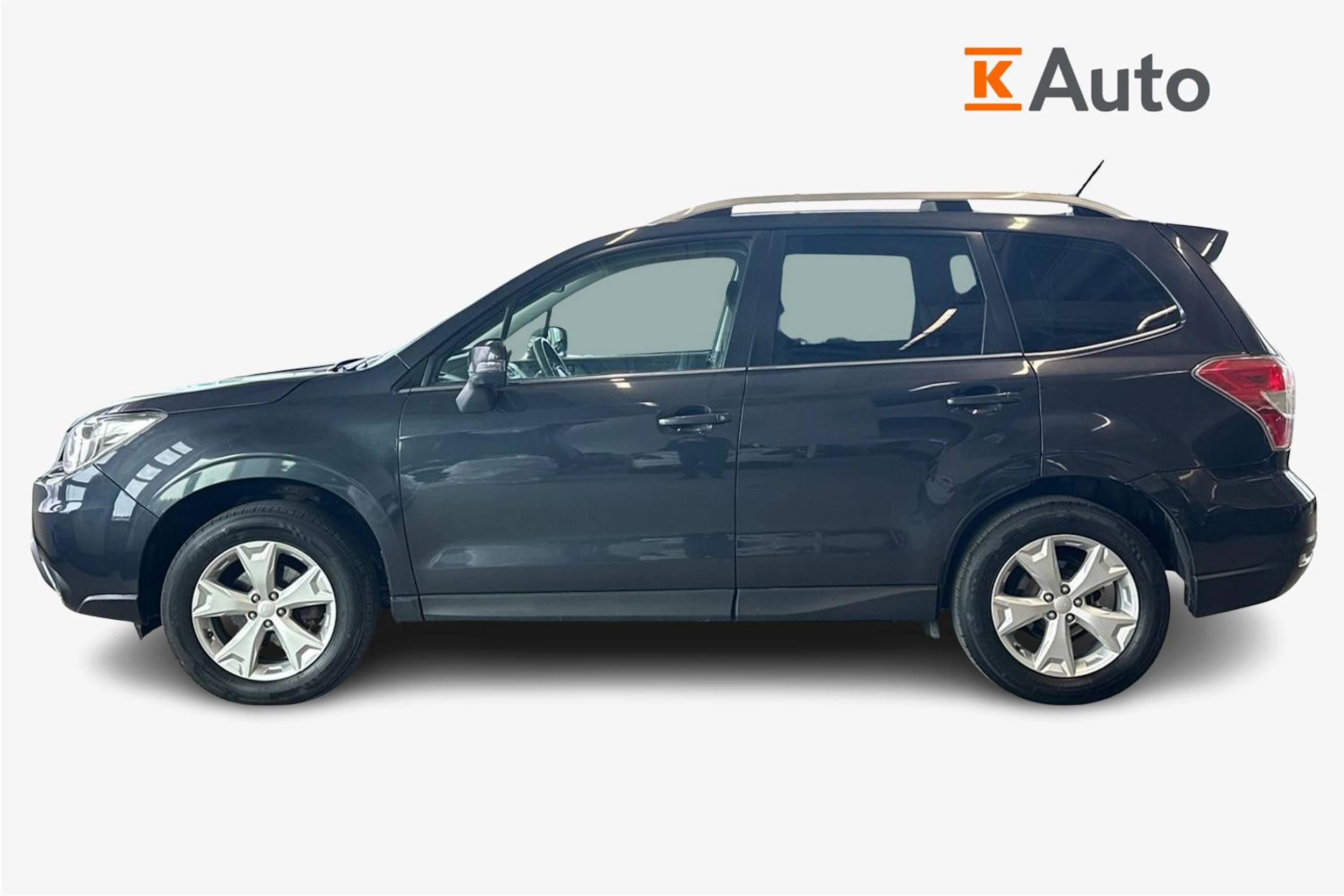 Harmaa Subaru Forester 2016 kuva 5.
