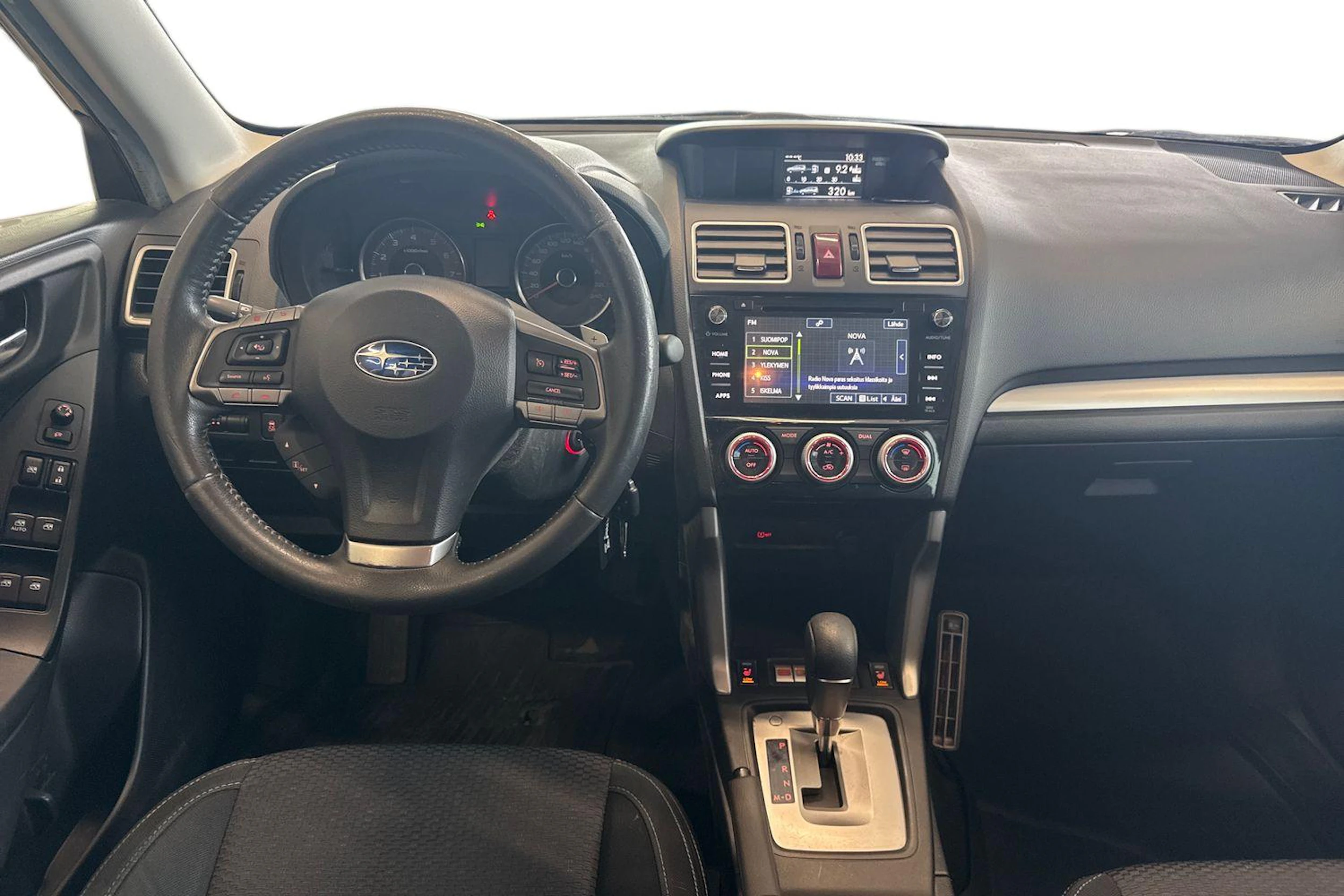 Harmaa Subaru Forester 2016 kuva 7.