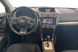 Harmaa Subaru Forester 2016 kuva 7.