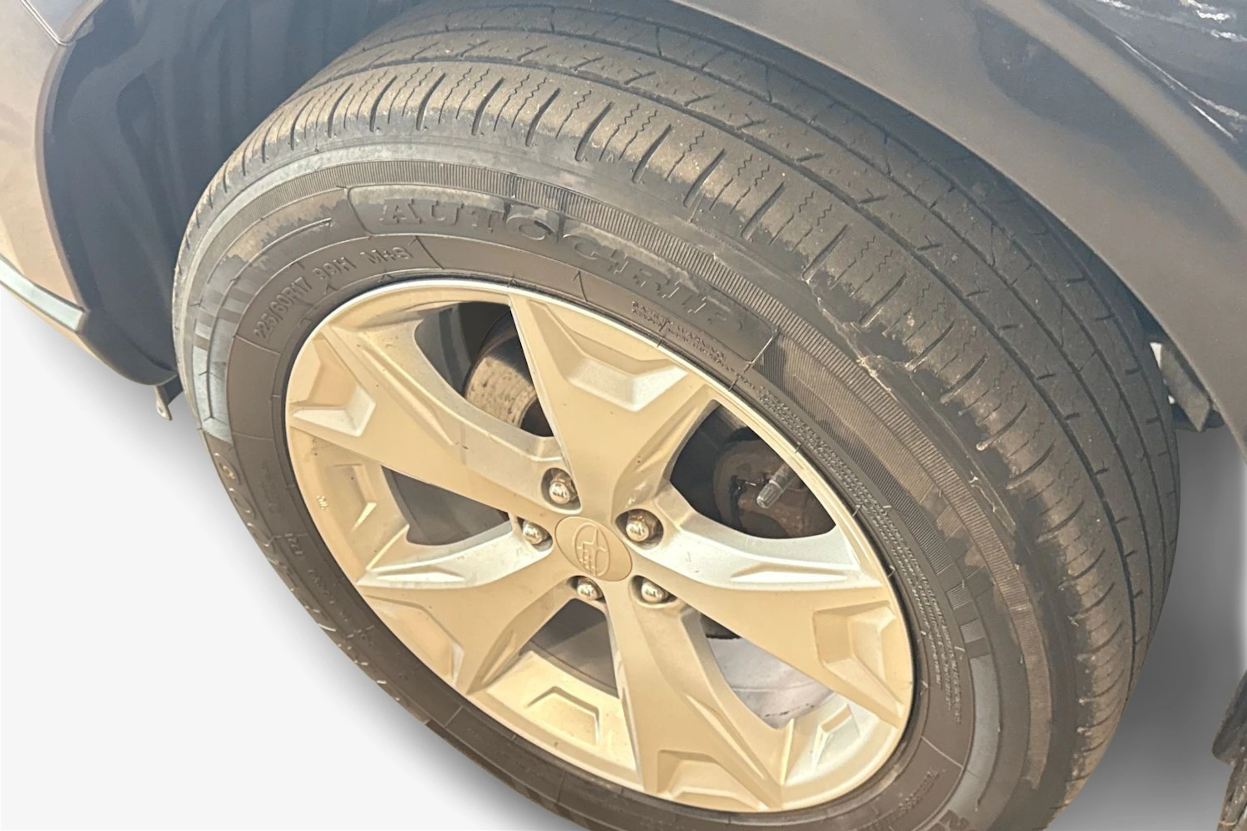 Harmaa Subaru Forester 2016 kuva 9.