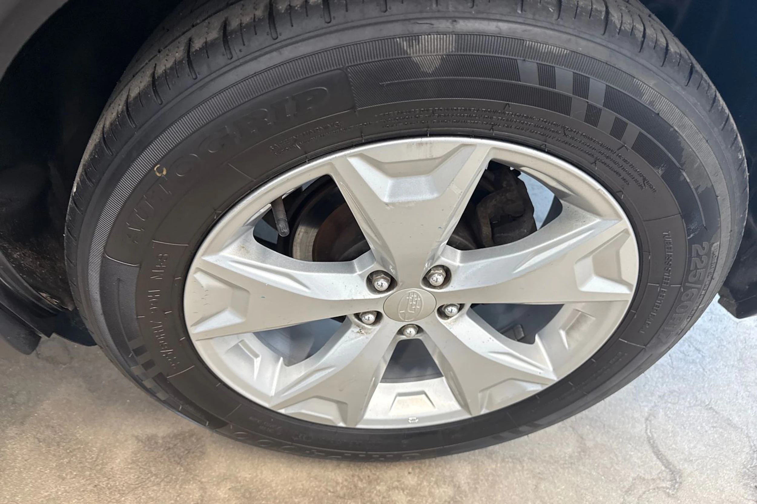 Harmaa Subaru Forester 2016 kuva 10.
