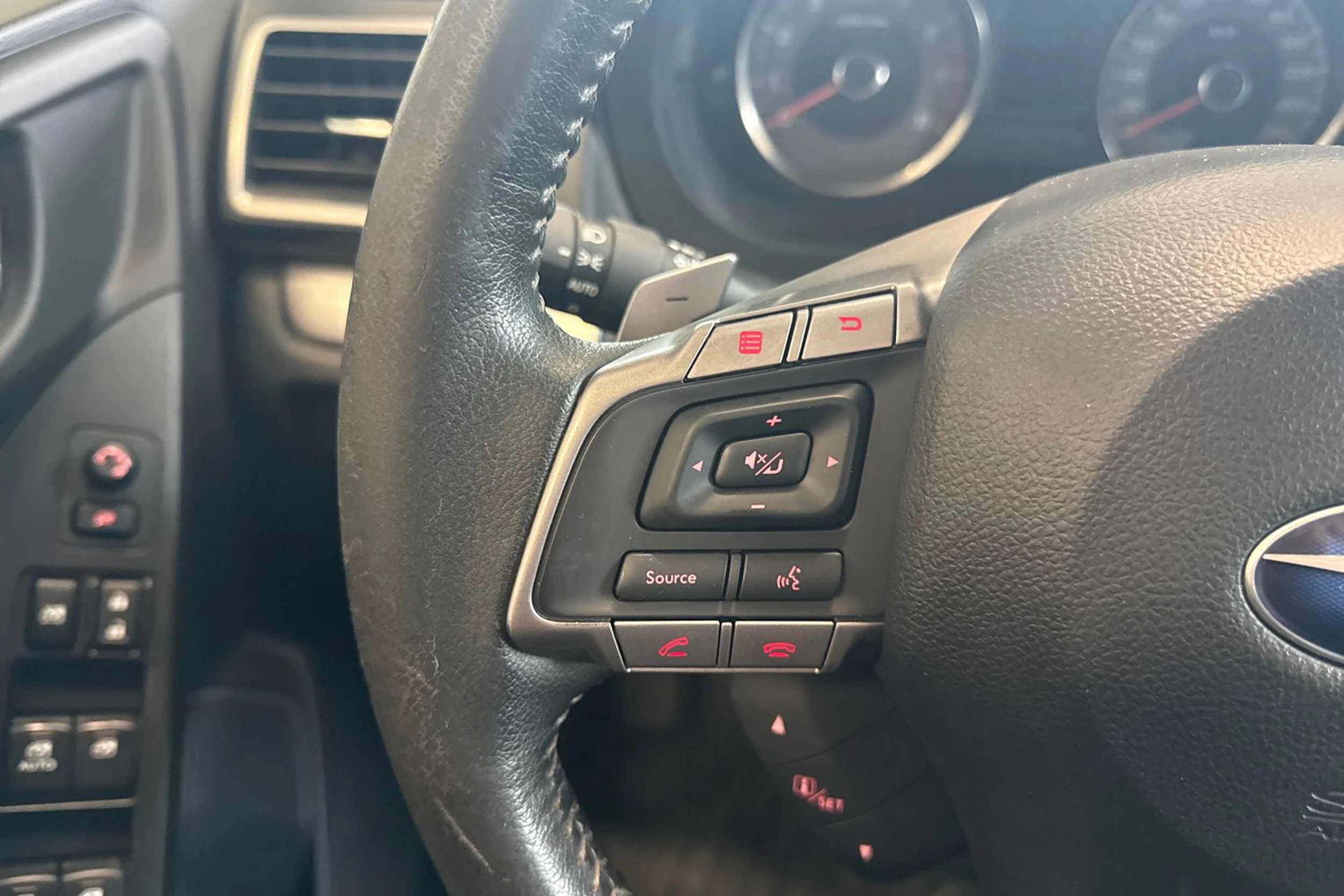 Harmaa Subaru Forester 2016 kuva 12.