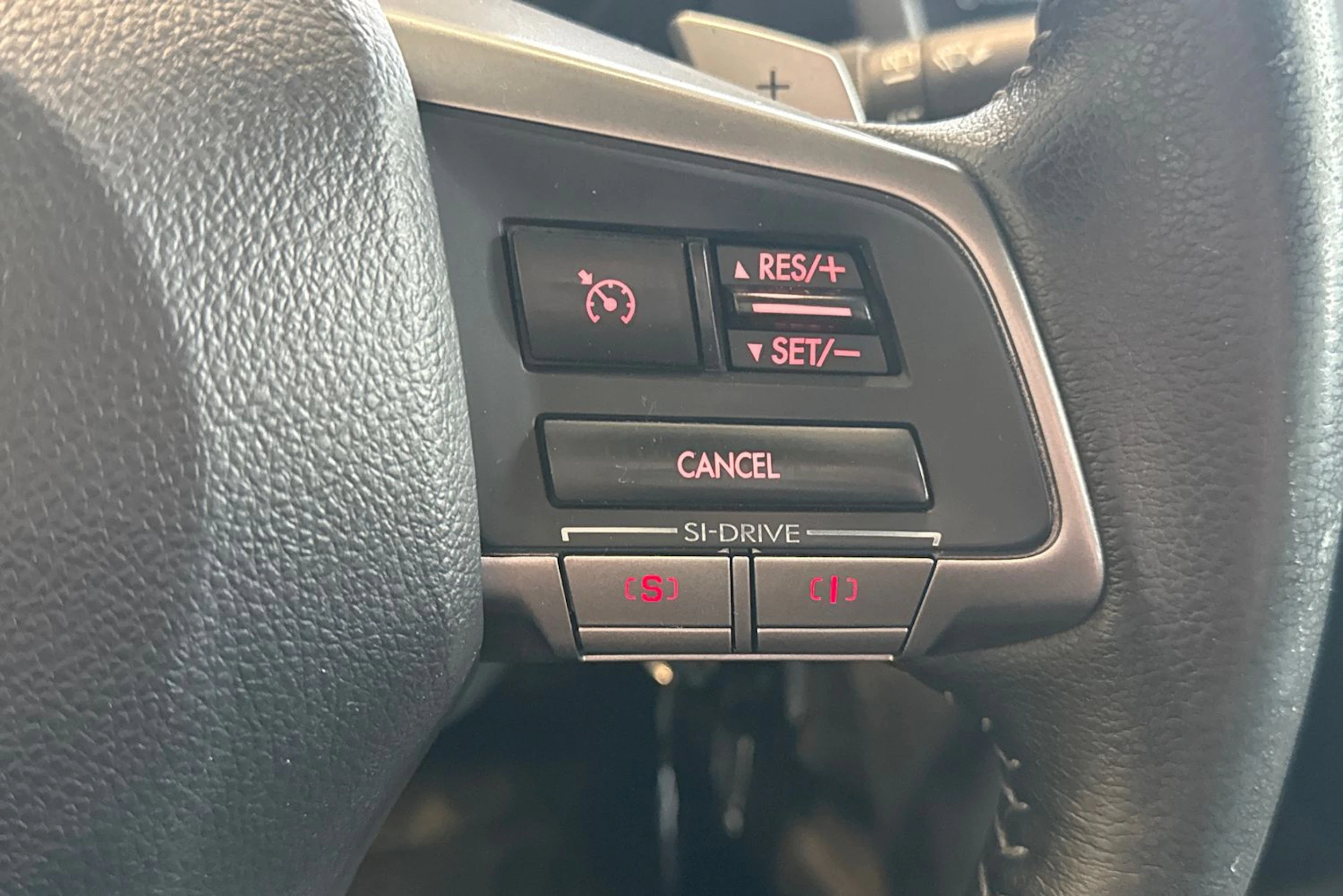 Harmaa Subaru Forester 2016 kuva 13.