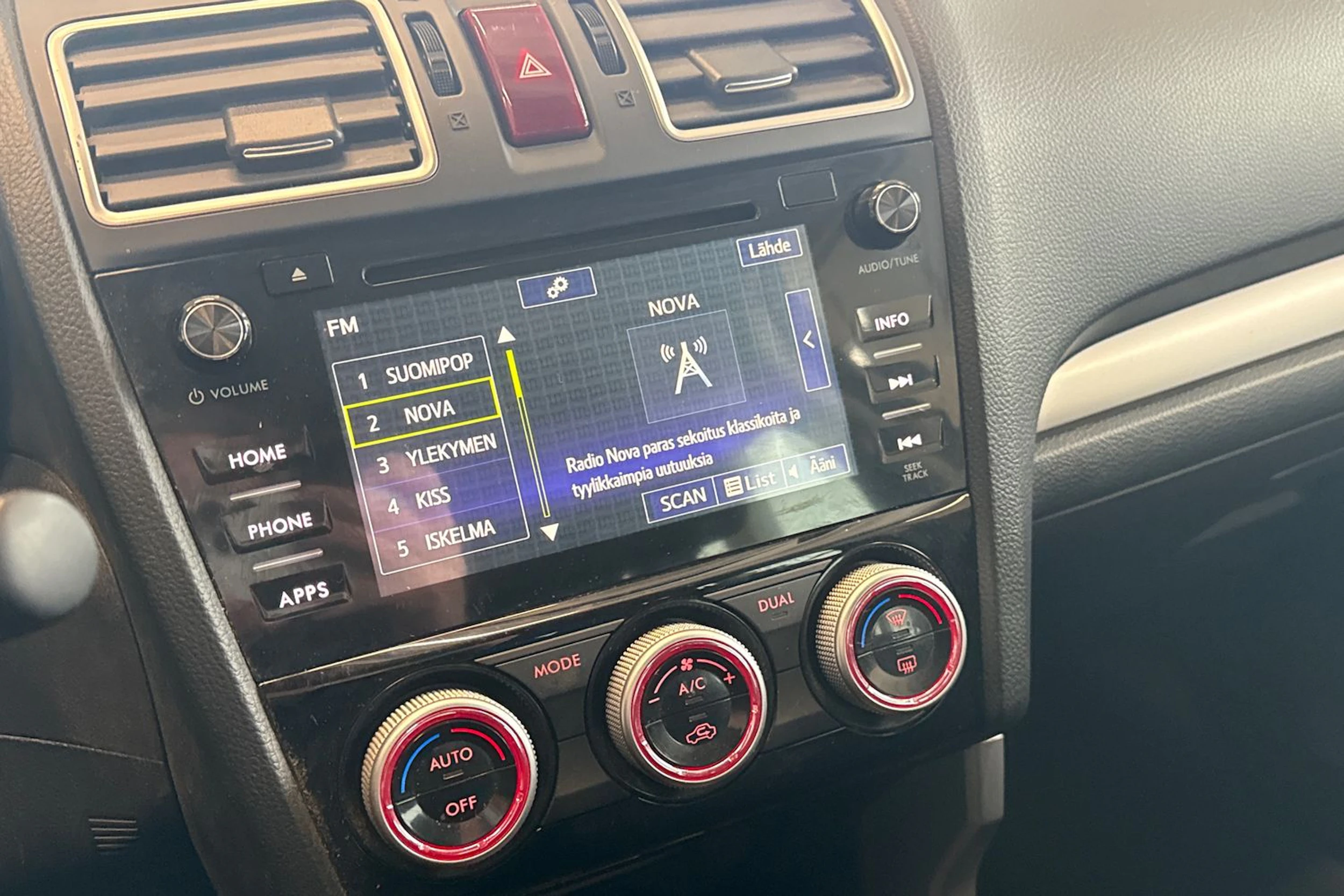 Harmaa Subaru Forester 2016 kuva 14.