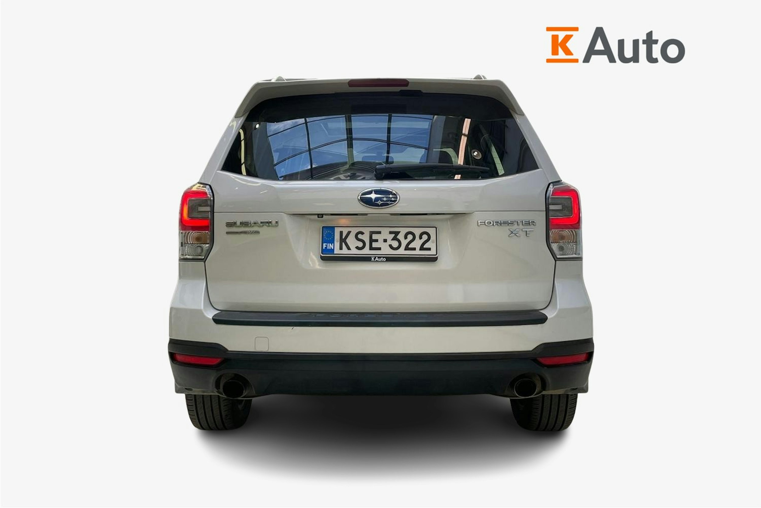 valkoinen Subaru Forester 2016 kuva 3.