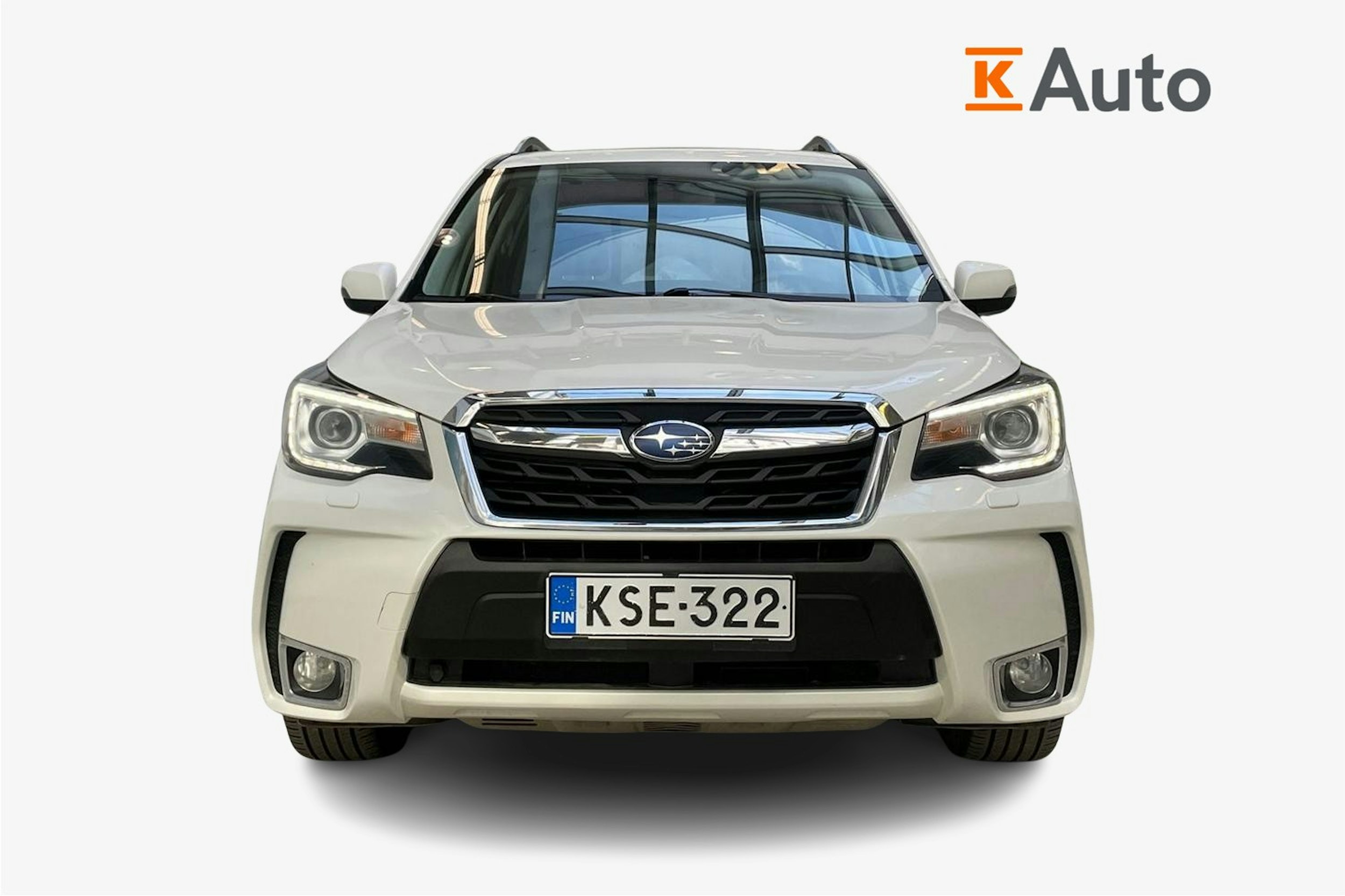 valkoinen Subaru Forester 2016 kuva 5.