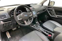 valkoinen Subaru Forester 2016 kuva 7.