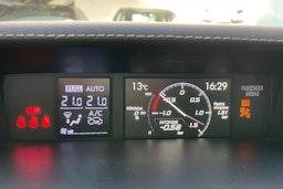 valkoinen Subaru Forester 2016 kuva 21.