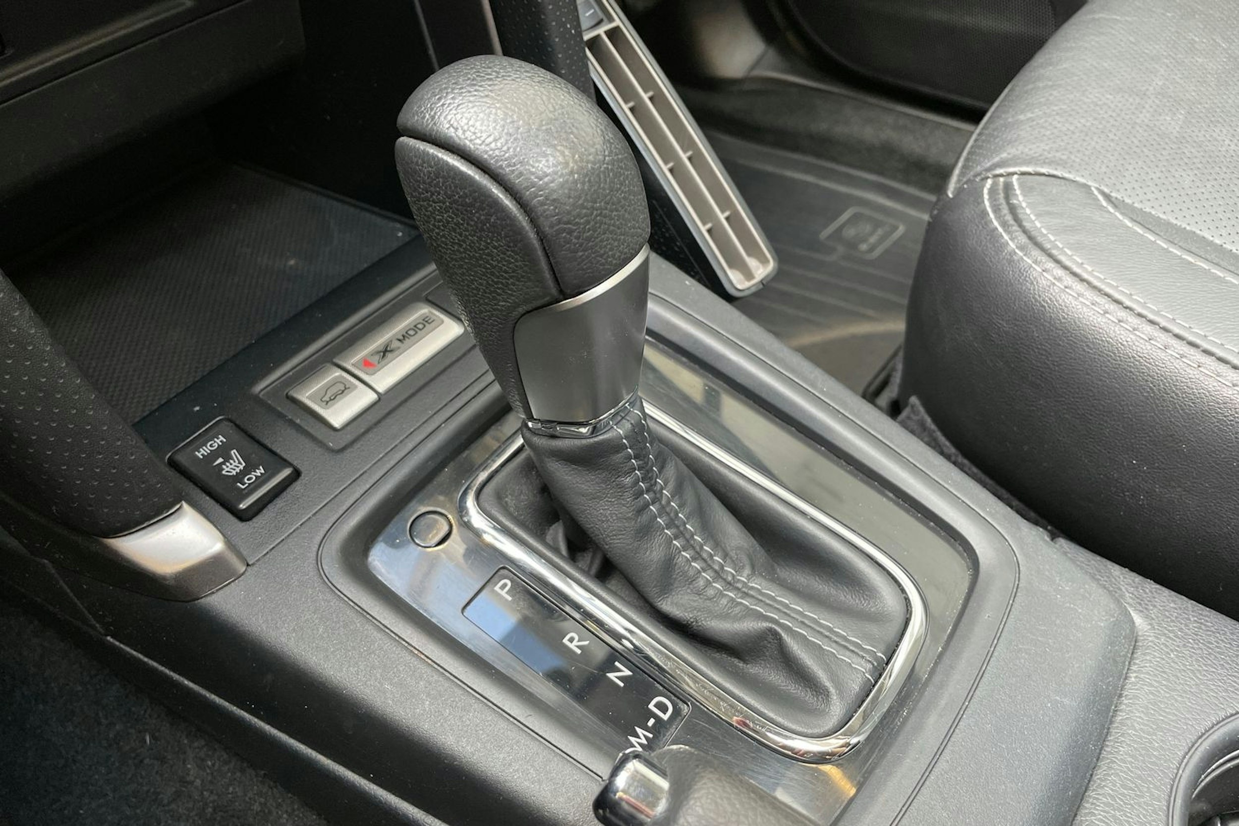 valkoinen Subaru Forester 2016 kuva 28.