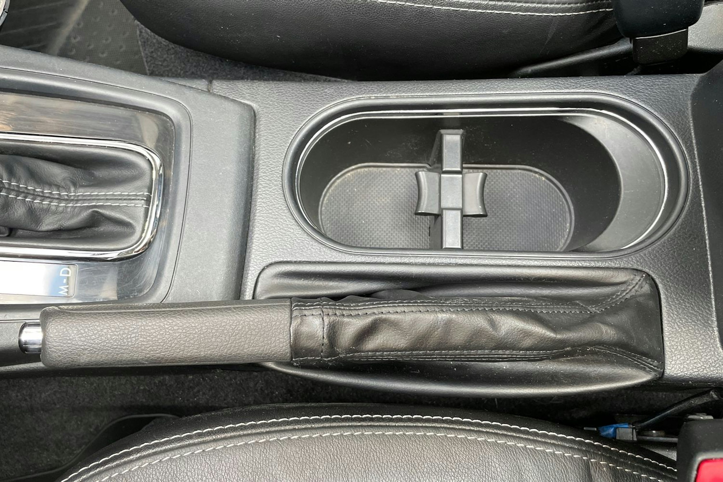 valkoinen Subaru Forester 2016 kuva 29.