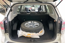 valkoinen Subaru Forester 2016 kuva 34.