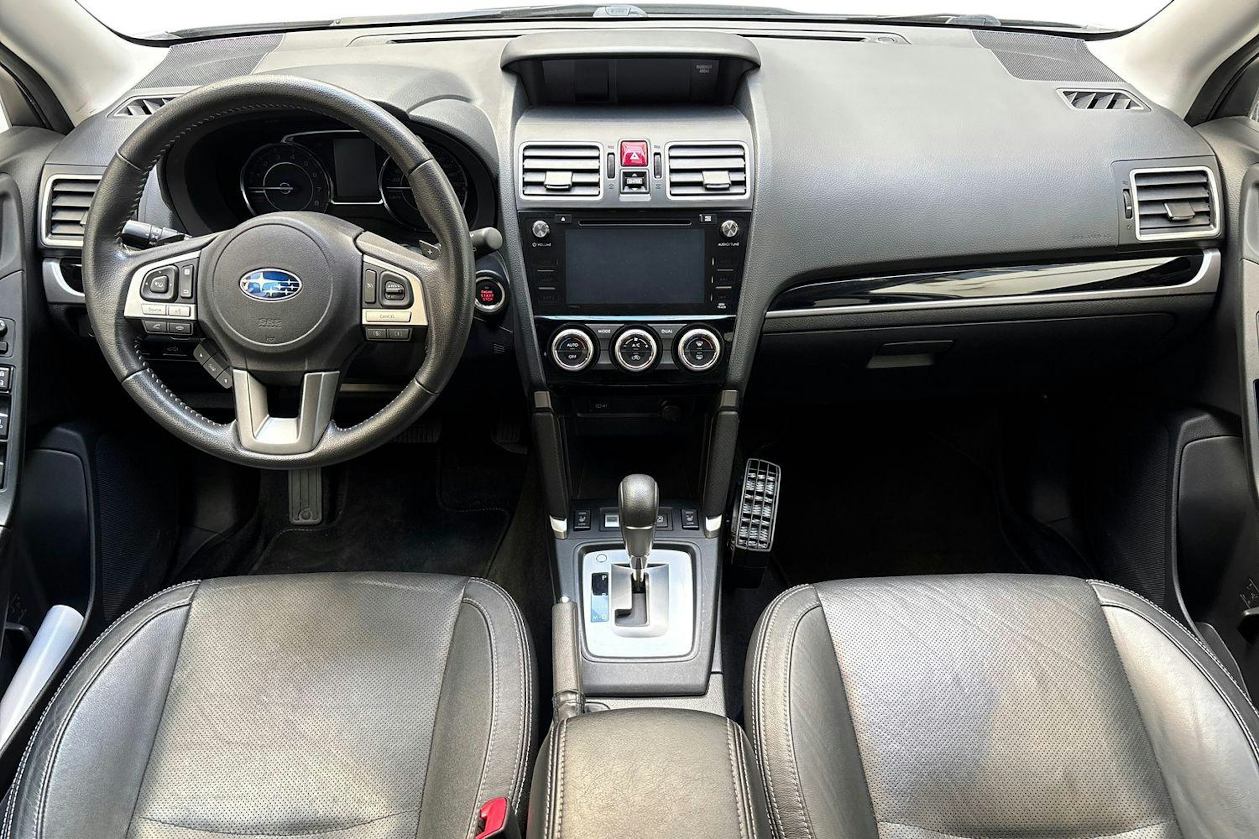 valkoinen Subaru Forester 2017 kuva 7.
