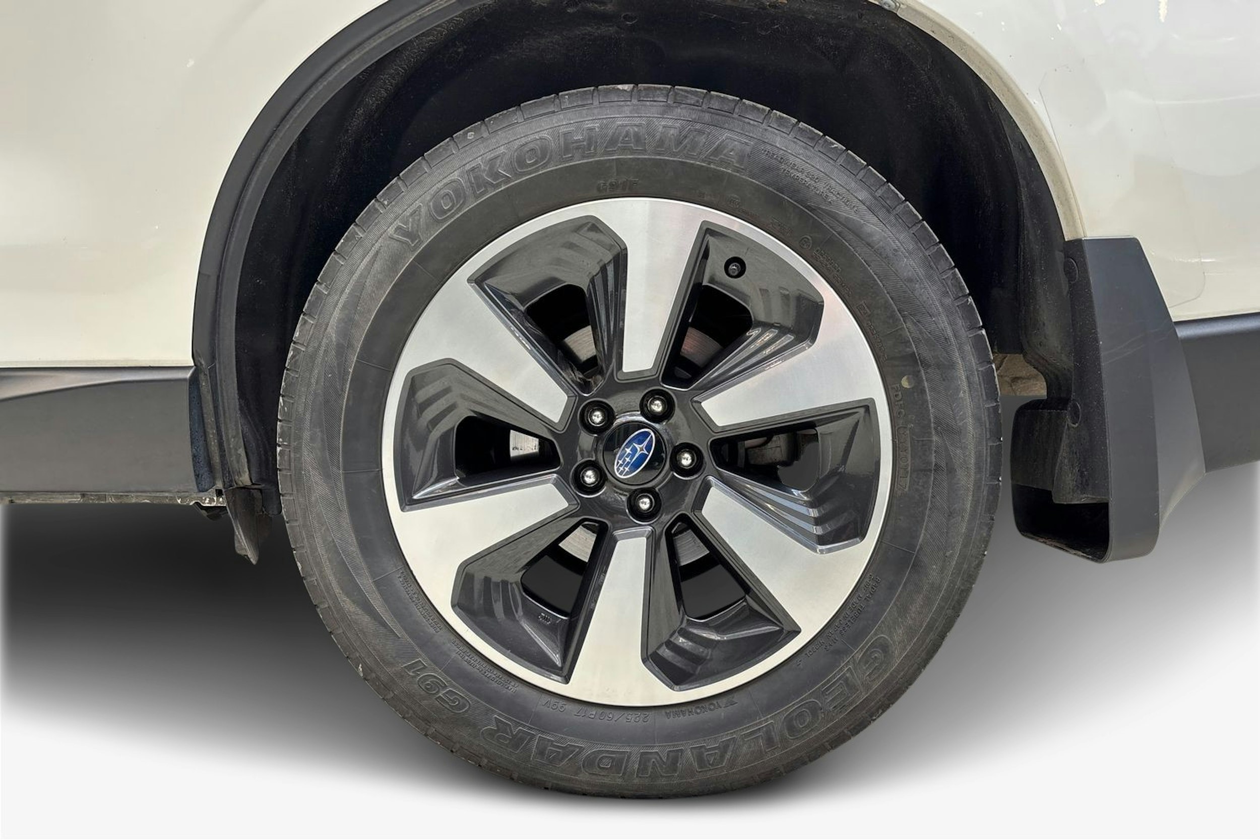 valkoinen Subaru Forester 2017 kuva 9.