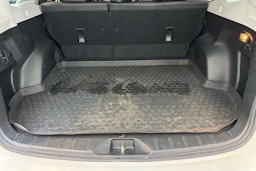 valkoinen Subaru Forester 2017 kuva 12.