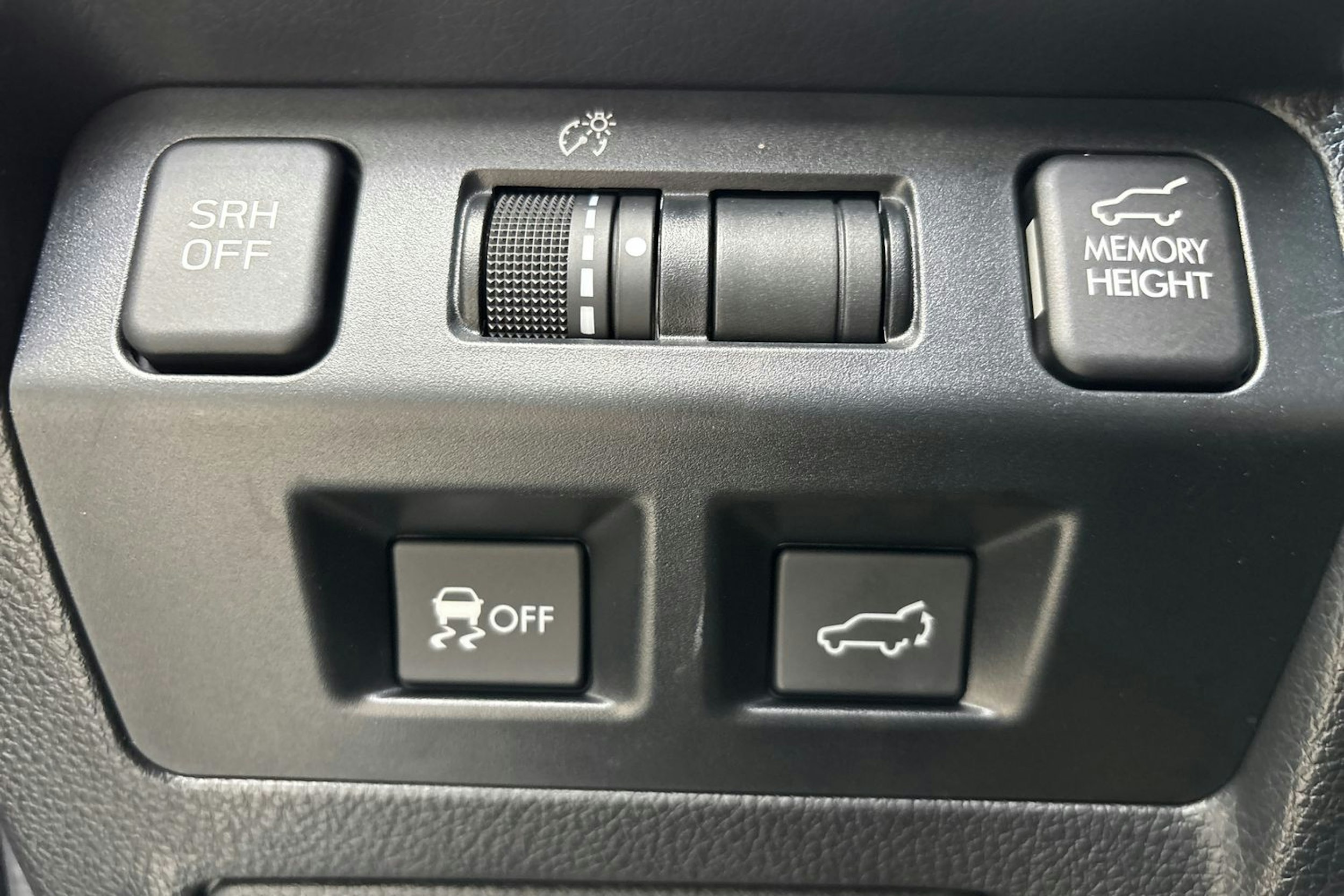 valkoinen Subaru Forester 2017 kuva 17.