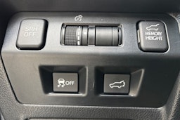 valkoinen Subaru Forester 2017 kuva 17.