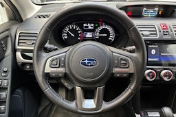 valkoinen Subaru Forester 2017 kuva 18.