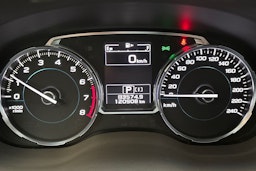 valkoinen Subaru Forester 2017 kuva 19.
