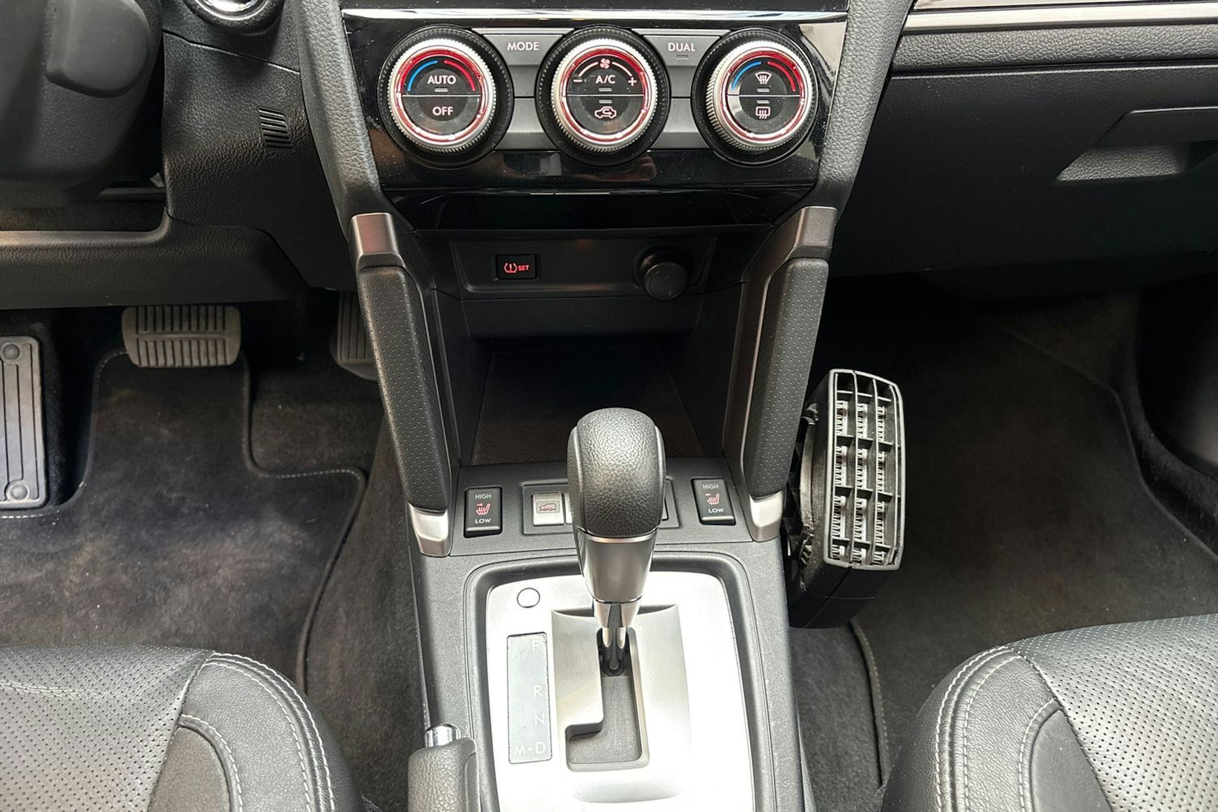 valkoinen Subaru Forester 2017 kuva 24.