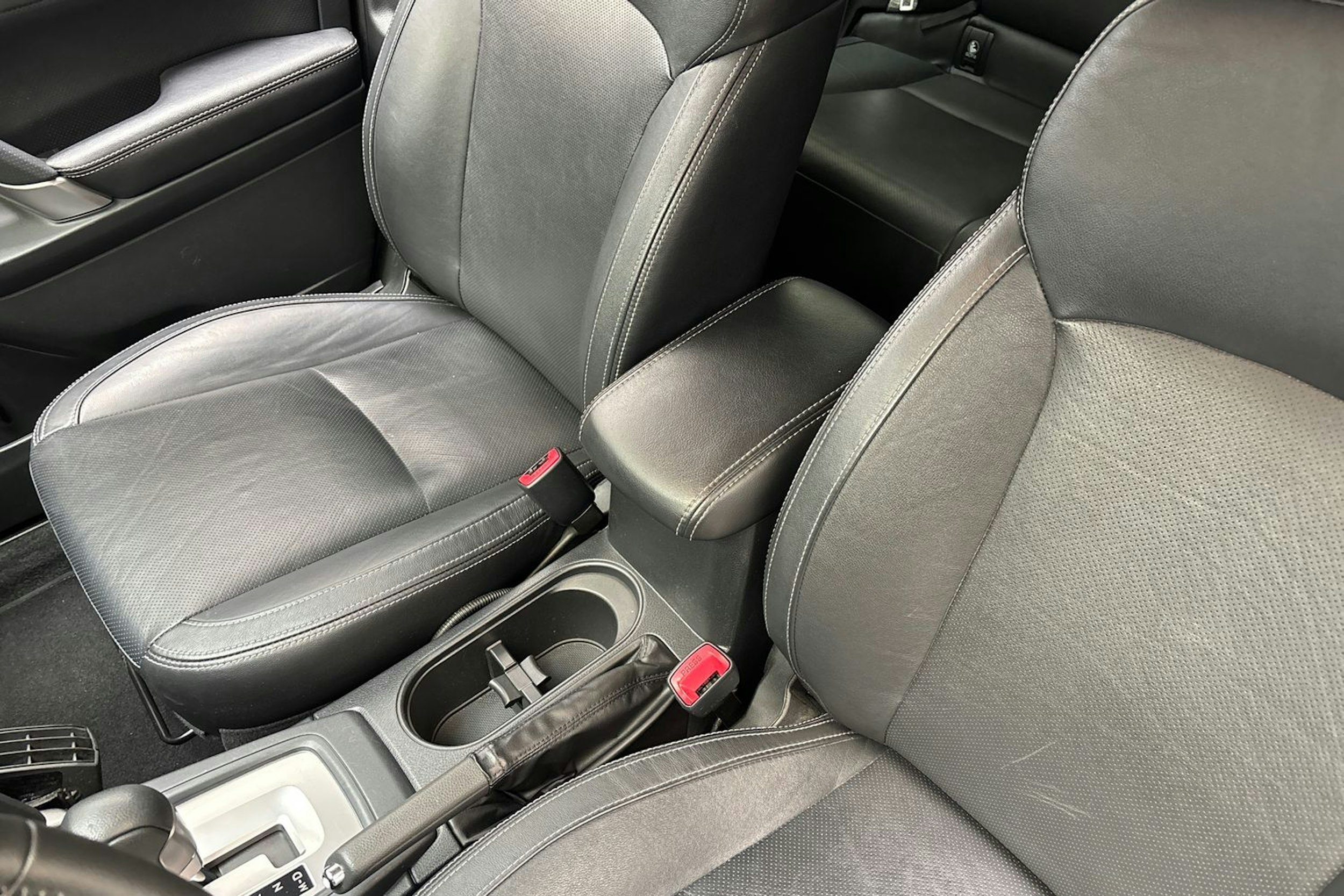 valkoinen Subaru Forester 2017 kuva 25.