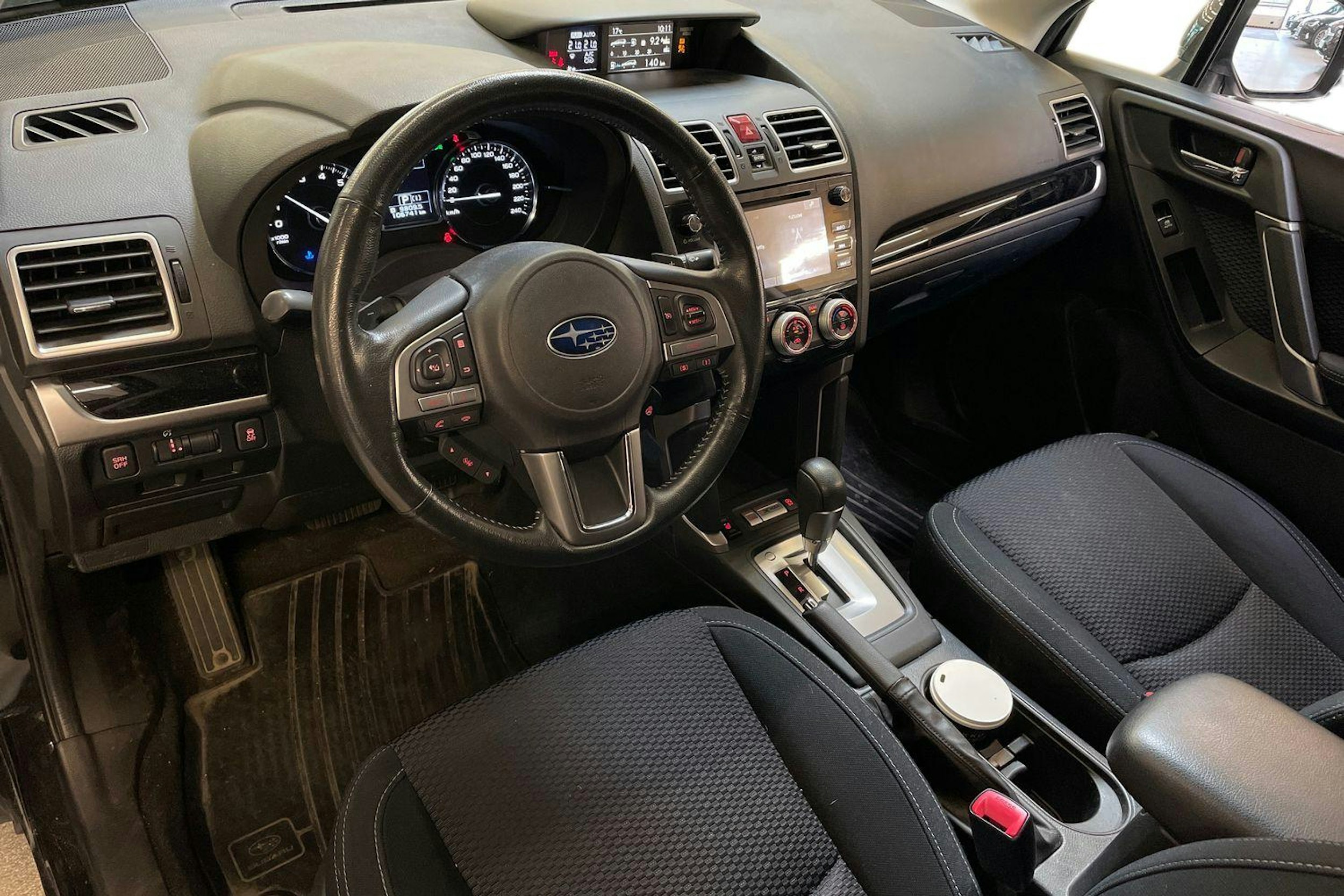 Musta Subaru Forester 2017 kuva 3.