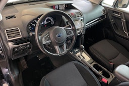 Musta Subaru Forester 2017 kuva 7.