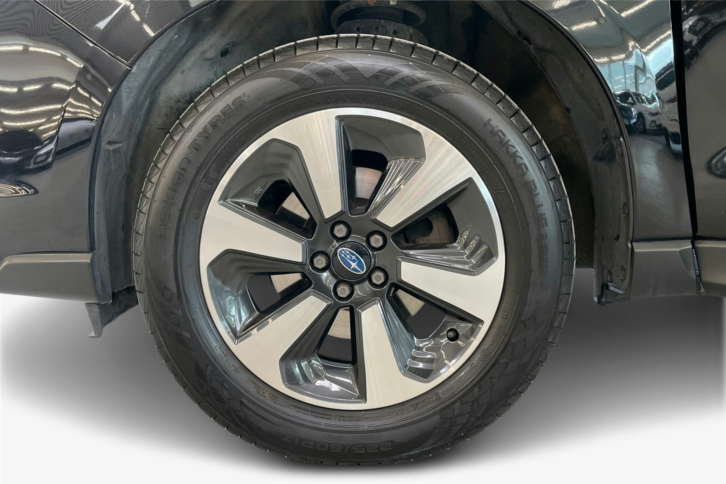 Musta Subaru Forester 2017 kuva 11.