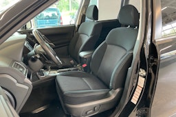 Musta Subaru Forester 2017 kuva 28.