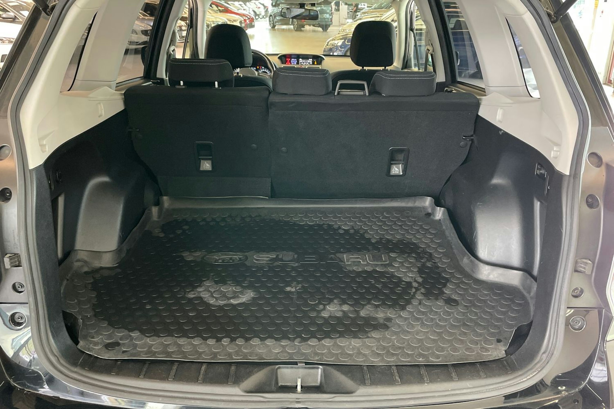 Musta Subaru Forester 2017 kuva 31.