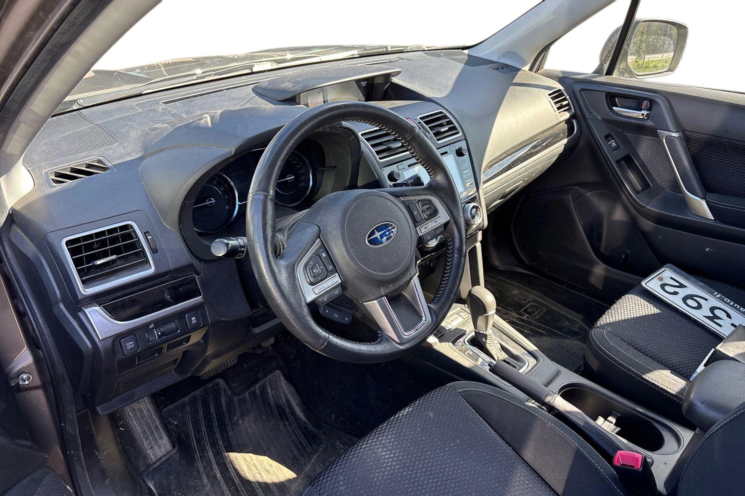 harmaa Subaru Forester 2018 kuva 3.