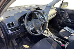 harmaa Subaru Forester 2018 kuva 3.