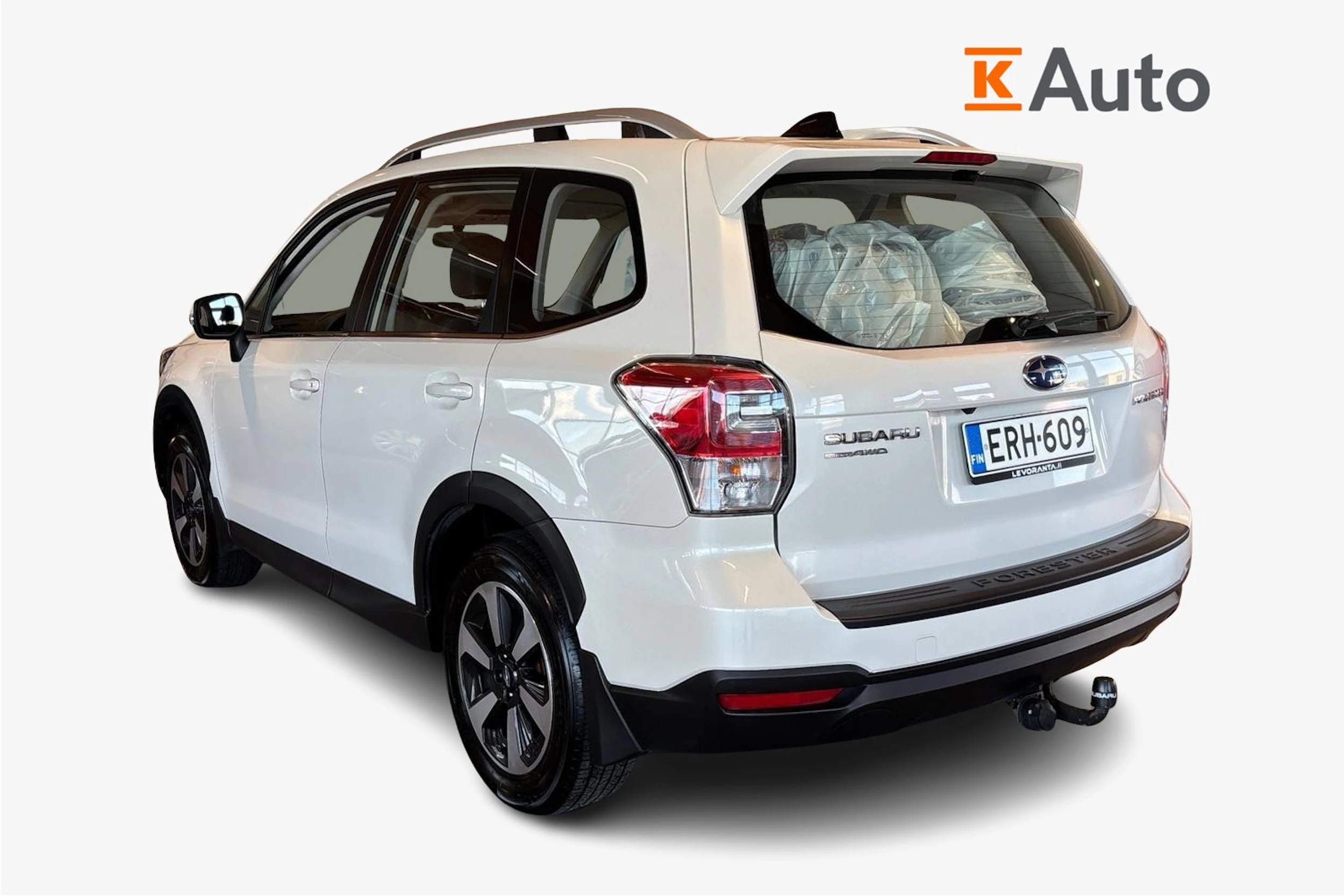 Valkoinen Subaru Forester 2019 kuva 2.