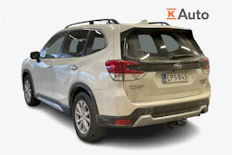 Valkoinen Subaru Forester 2021 kuva 2.