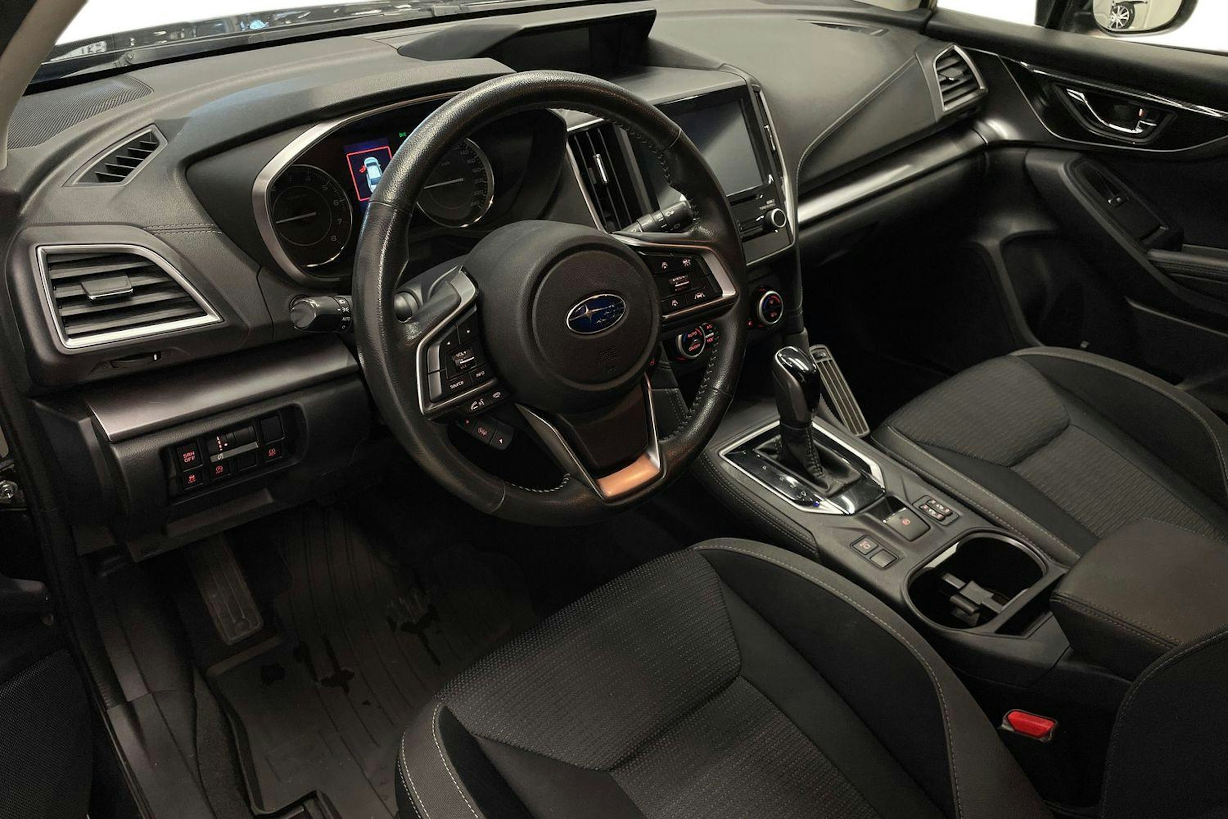 Harmaa Subaru Impreza 2019 kuva 7.