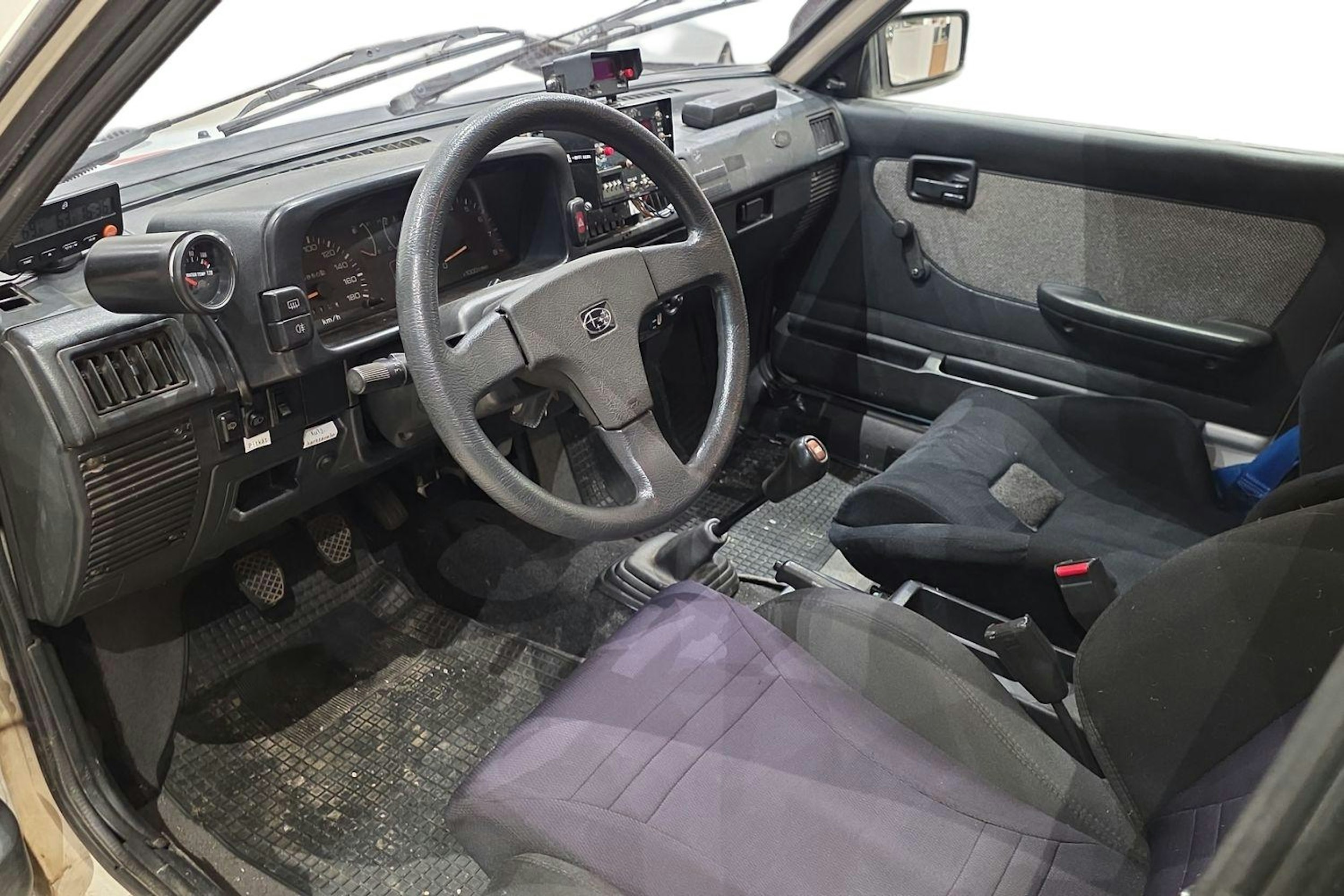 valkoinen Subaru Justy 1989 kuva 3.