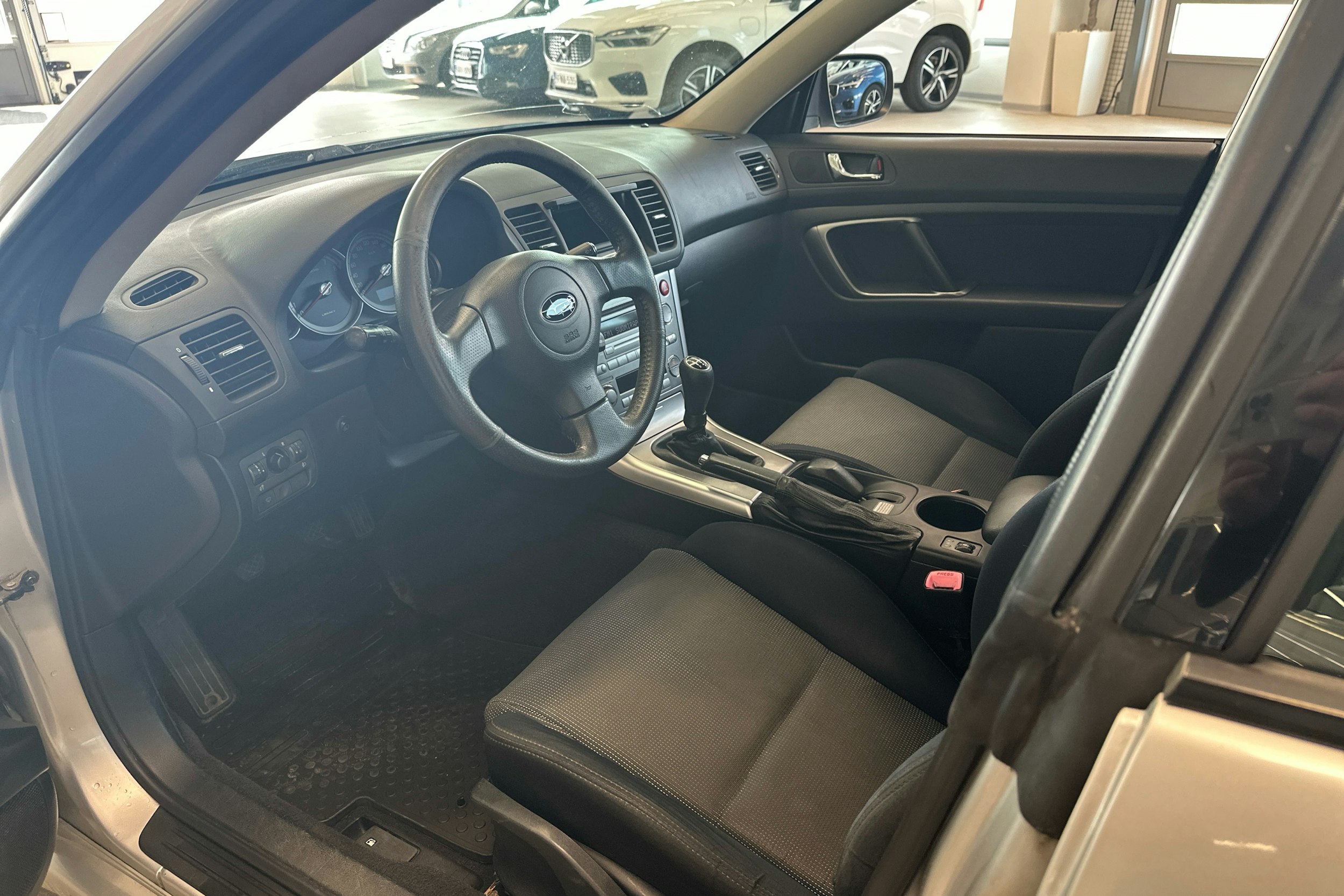 hopea Subaru Legacy 2006 kuva 6.