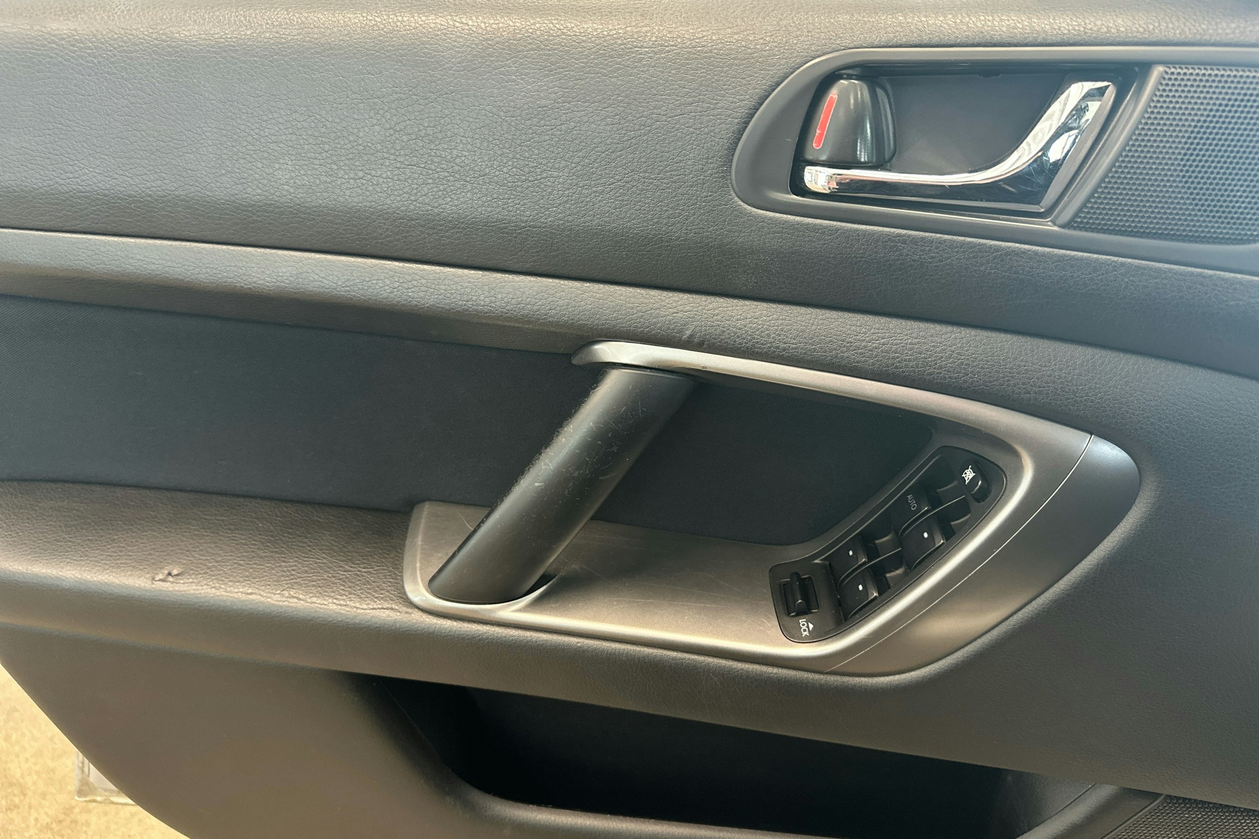 hopea Subaru Legacy 2006 kuva 18.