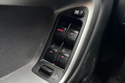 harmaa Subaru Legacy 2008 kuva 26.