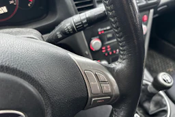 harmaa Subaru Legacy 2008 kuva 28.