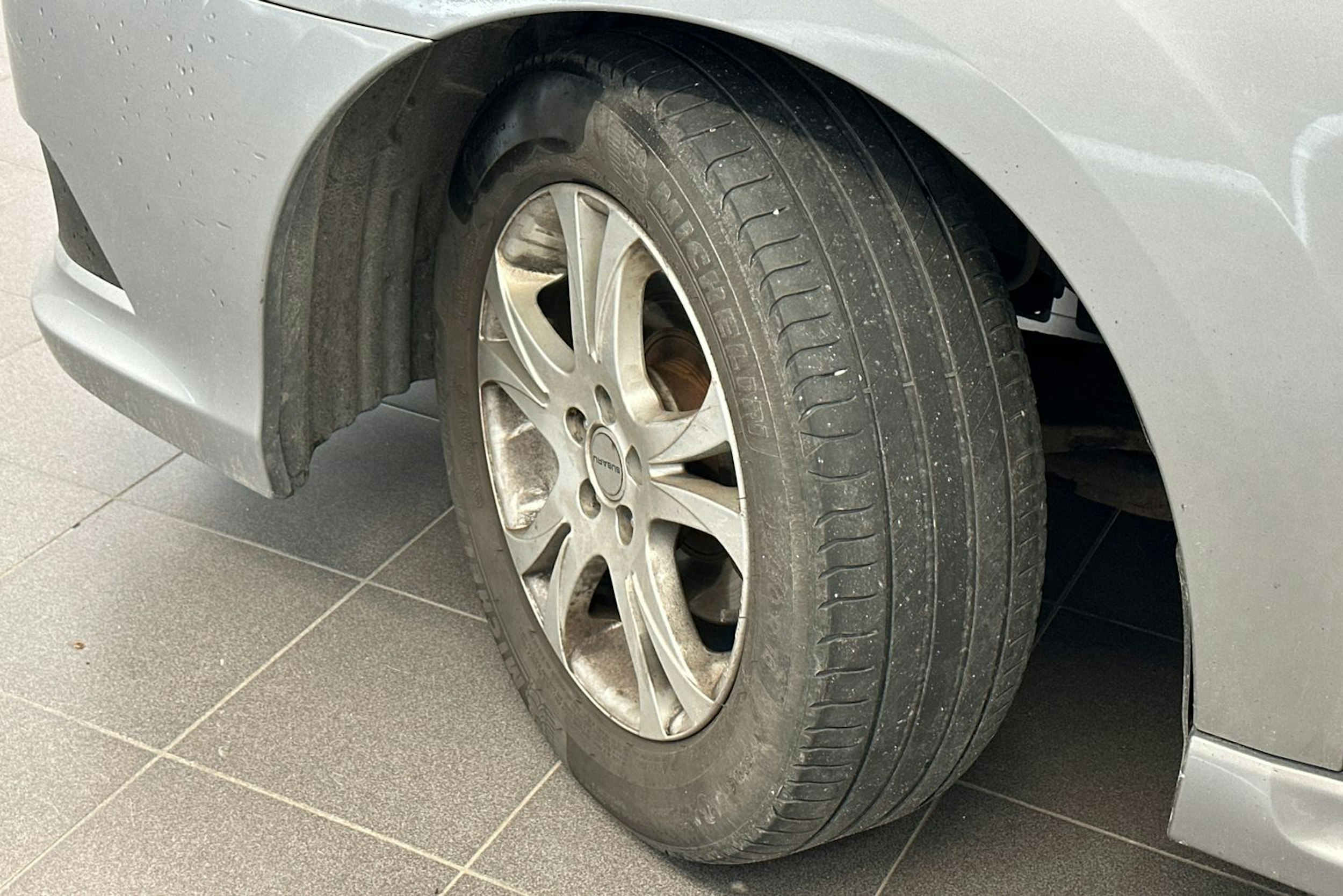 hopea Subaru Legacy 2010 kuva 13.