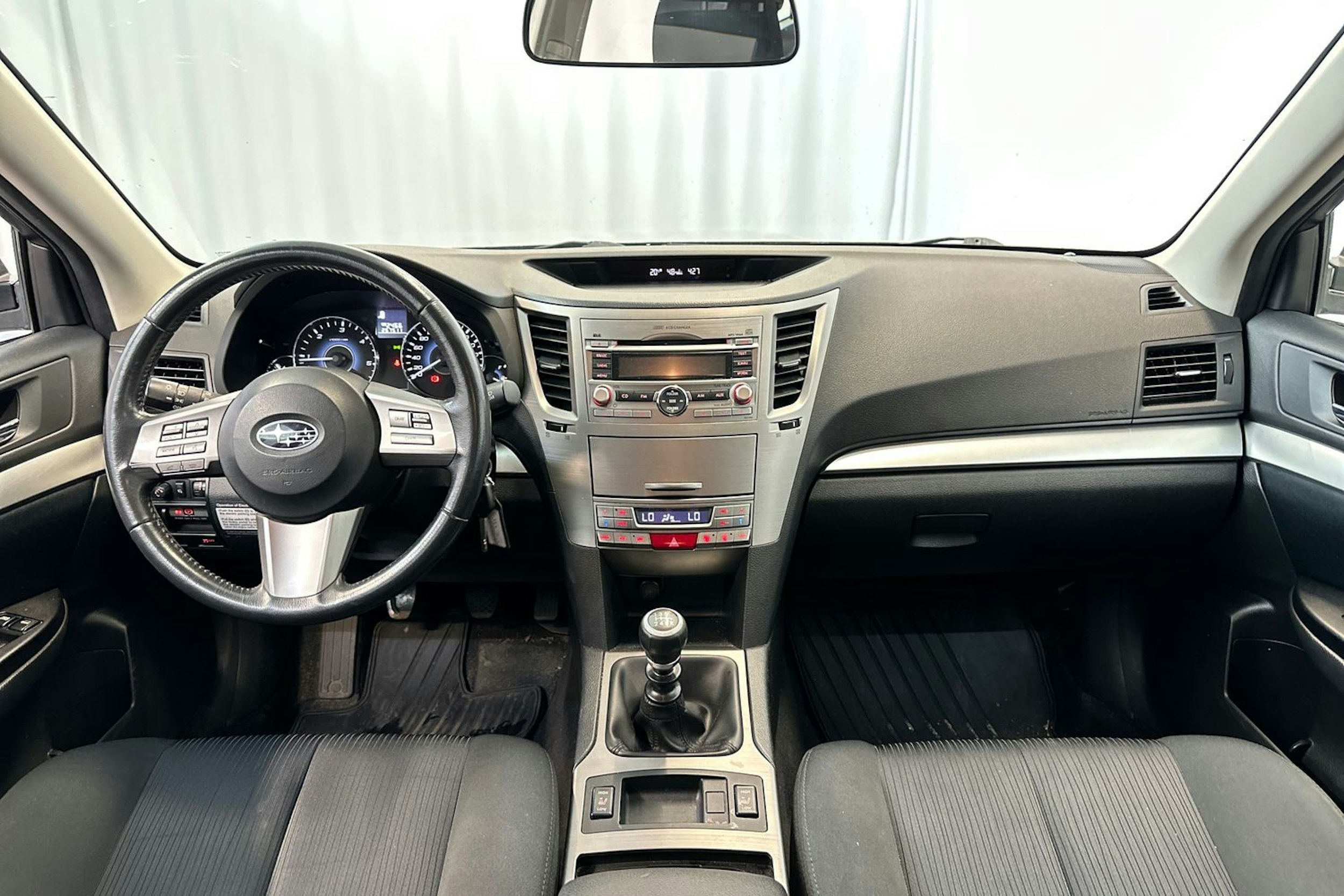 hopea Subaru Legacy 2010 kuva 18.