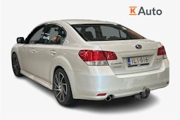 valkoinen Subaru Legacy 2010 kuva 2.